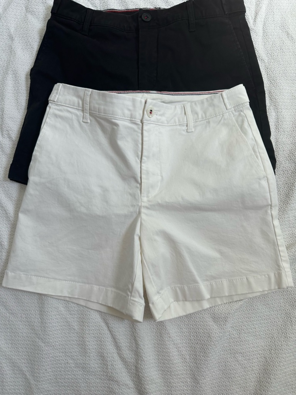 Tommy Hilfiger Classic Stretch Women's Shorts Lot of 2 Black White Size 0 Preppy - Picture 2 of 13